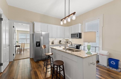 Frankfort House | Enriched with history & tradition is where you will find Capitol Walk