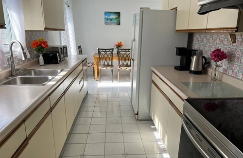Agincourt House | Ensuite master bedroom near Agincourt Go