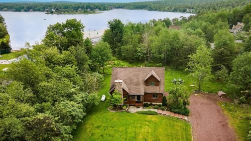 Albrightsville House | Entertainers Home w Deck Game Room Hot Tub Lake View Retreat by AvantStay