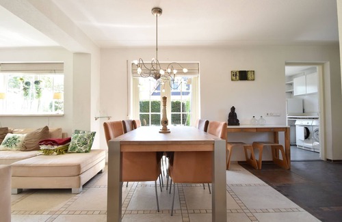 Oude-Tonge House | Enticing Holiday Home in Oude with Garden