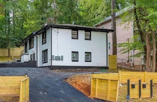 Atlanta Apartment | Entire 2BR Apt + King Bed & 120" Projector
