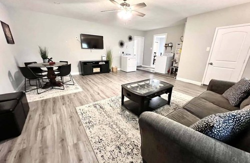 Deer Park House | Entire 3 bedroom 1 and half bath home in Deer Park high speed wifi