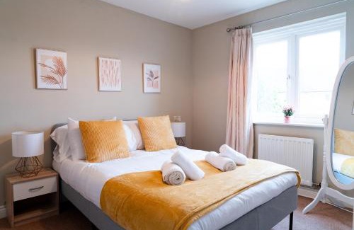 Huntingdon House | Entire 4 Bed Cosy Luxury Spacious house