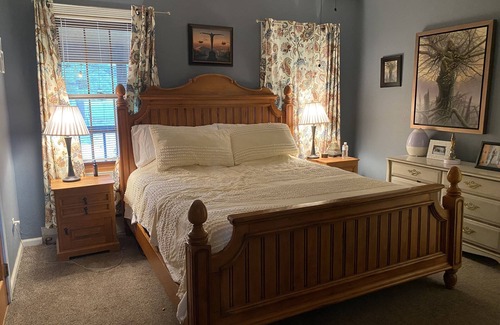 Chama House | Entire 4260 s ft ,7 bed/6 bath property! 4 Scenic acres.