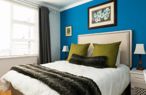 Three Anchor Bay Villa | Entire 5 Bedroom 5 Bathroom Sea Point Villa with Secure Parking