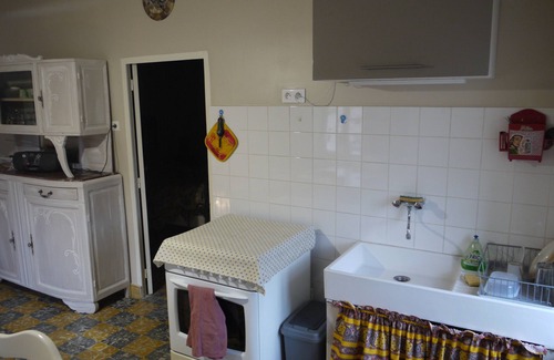 Fontaine-de-Vaucluse House | Entire apartment, 5 beds, shaded terrace