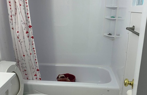 Hull Apartment | Entire apartment, Few minutes from Downtown Gatineau/Ottawa Parliament. n