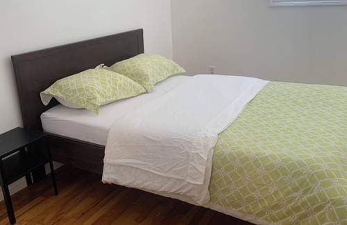 Hull Apartment | Entire apartment, Few minutes from Downtown Gatineau/Ottawa Parliament. n