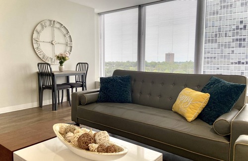 Lafayette Park House | Entire apartment with king bed /traveling professionals welcome! longterm stays