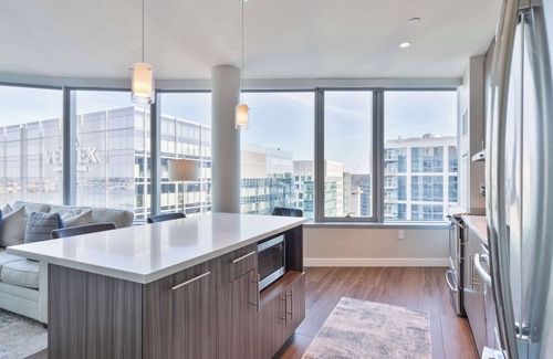 Boston Apartment | Entire Apt Downton Seaport (BEN-2010)