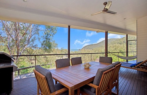 Keswick Island House | Entire beach house on Whitsundays Island