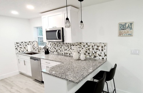 Bayview House | Entire, Beautiful Home In Gulfport/St Pete. 4 King Bedrooms with 3 Bathrooms