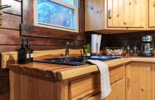 Logan House | Entire cabin in Pleasant Valley