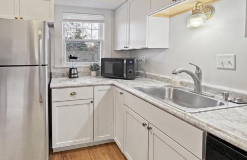 Des Moines House | Entire Duplex 4br2ba Sleeps 8 Near Drake Uni