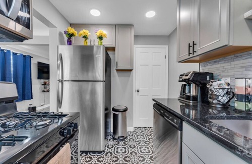 Brooklyn Apartment | Entire Duplex|Great For Large Group|Spacious and Updated Design