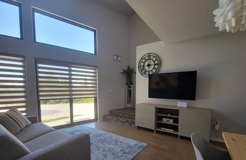 La Habra Heights House | Entire guest house close to hiking. canyon view