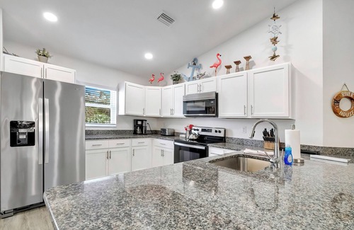 Homosassa House | Entire home 3-bedroom house with AC in Homosassa FL Private Boat SLIP available