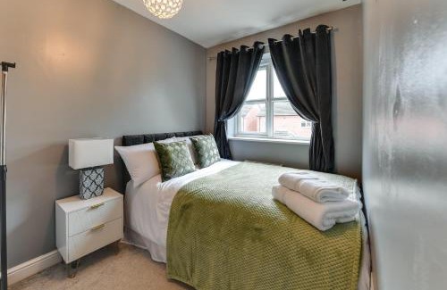 Manchester Apartment | Entire Home in Middleton, Manchester