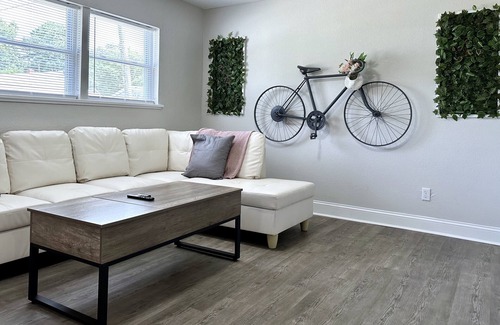 Norfolk Apartment | Entire home in Norfolk, Virginia at the end of a private cul-de-sac!