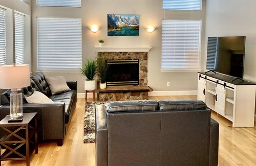 North Westminster House | Entire Home on .5 Acre lot with a HUGE yard!