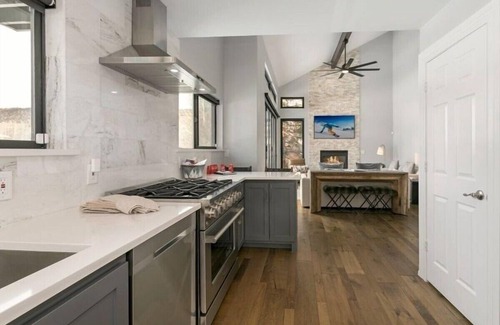 Edwards House | Entire Home on River 2 miles from Arrowhead lifts/minutes to Beaver Creek & Vail