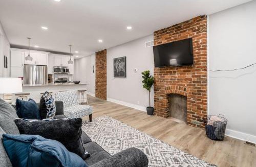 Livingston Park House | Entire Home Private Parking Fenced Yard