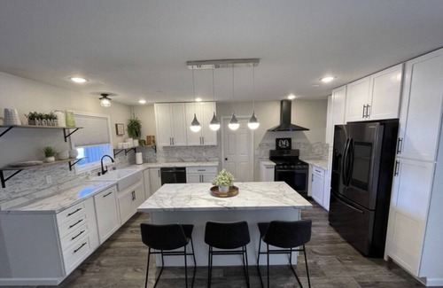 Soldotna House | Entire home remodeled & 1 mile to Kenai River & 1/2 block to Peninsula Hospital