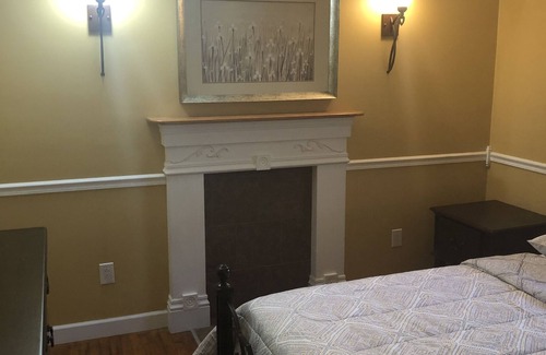 Fort Edward House | Entire Home with Inlaw near Saratoga/Lake George with Huge Inground Pool