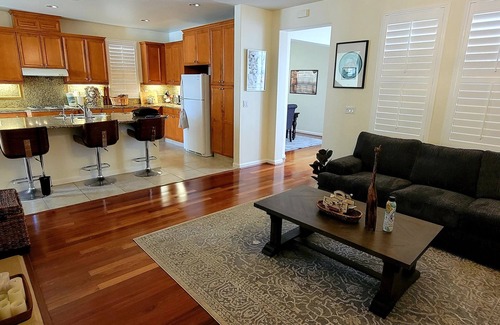 Vallejo House | Entire House 15 mins from Napa and Sonoma