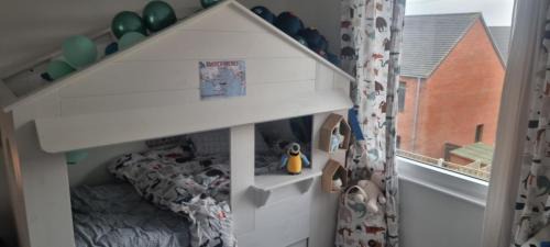 Norwich House | Entire House Alek