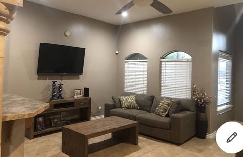 Bonanza House | Entire house , close to Mall, restaurants 4 bedrooms and 3 full baths