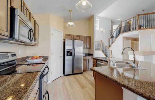 Henderson House | Entire house in a quiet neighbourhood