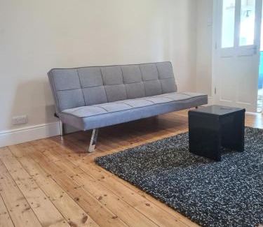Braunstone House | Entire House on Mountcastle Road