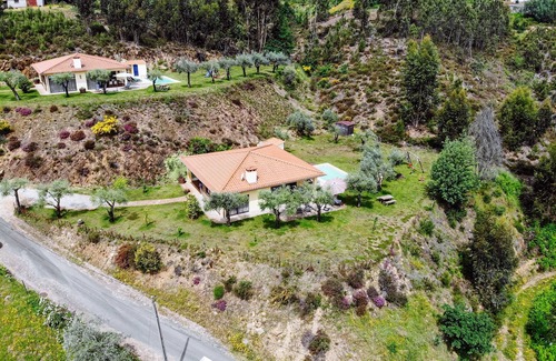 Molares House | Entire house for 5 people, private pool, pets accepted. Fully equipped.