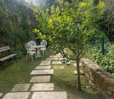 Sintra House | Entire House - Romantic Vintage Cottage