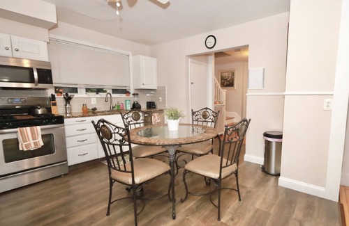 Revere House | Entire House w/parking mins to Historical Boston