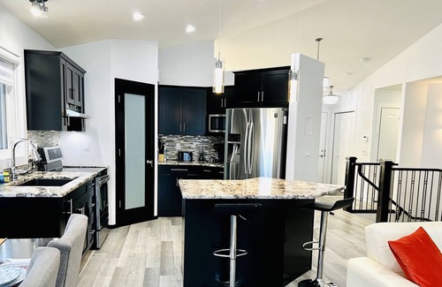 Saskatoon House | Entire house with indoor Fireplace and Jacuzzi