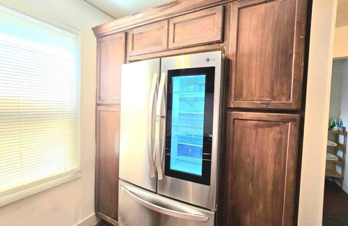 Ferndale House | Entire LARGE property, house w WiFi, pool, mini golf, hot tub, and new RV!