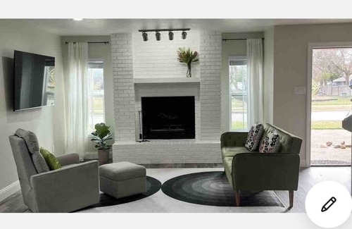 Fort Worth House | Entire New 3 Bed 2.5 Bath Home in the heart of F.W