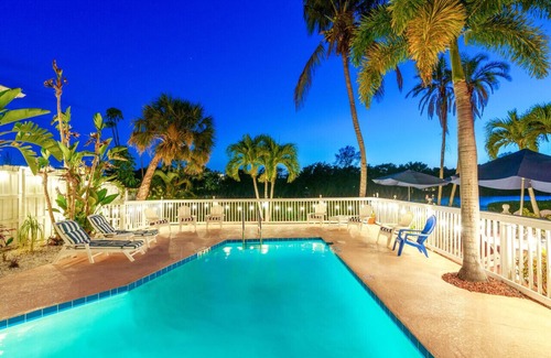Siesta Key House | Entire Resort on Heron Lagoon, the Siesta Key Bungalows