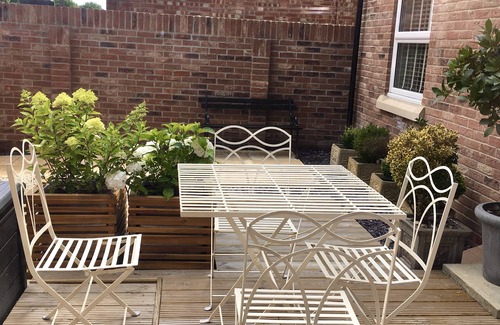 Wisbech Apartment | Entire Stylish Garden Apartment 2 double ensuite bedrooms sleeps 4 Pet friendly