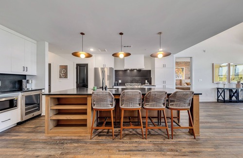 Atlanta Apartment | Entire Top Floor Penthouse Loft, sleeps 20