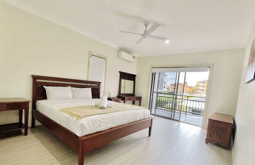 Lakemba House | Entire Top Level of House 7 beds, 3 bathrooms 4x Large rooms