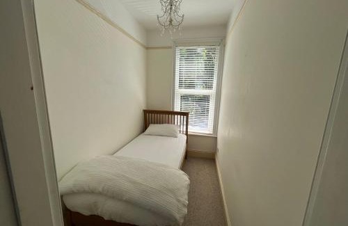 Plymouth House | Entire Victorian House 3 bedrooms