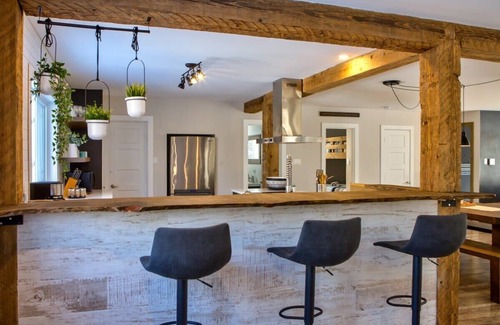 St-Adolphe-d'Howard Ski Chalet | Entre Monts et Lac - Lake Access, Fire & Relax