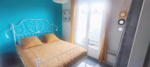 Aureilhan House | EntreLac&Océan1 - chambre d'hôtes chez l'habitant, Entrée et terrasse privée- cyclotouristes bienvenue