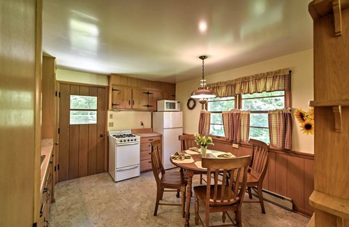 Fish Creek Cottage | Ephraim Vacation Rental - 3 Mi to Fish Creek Beach