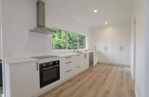 Lynmore House | Epic Escape | Huge Swim Spa & 2min to the Forest