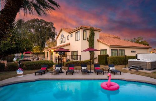 Paradise Park Vista House | Epic Family Home Pool Slide Putt Putt Theatre Room