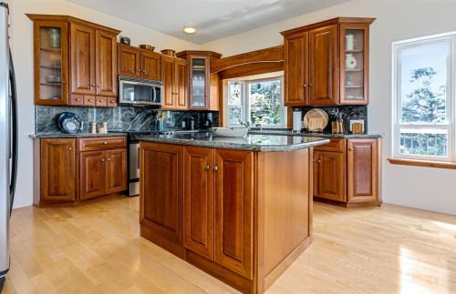 Gold Beach House | Epic ocean views at this private retreat just minutes from the beach